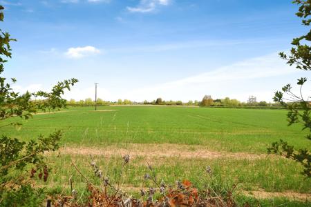 2 bedroom Detached bungalow for sale in Station Road, Burgh Le Marsh, PE24