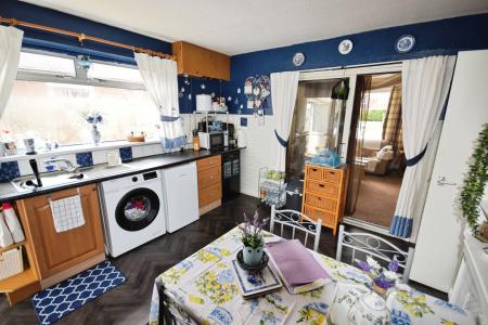 2 bedroom Detached bungalow for sale in Station Road, Burgh Le Marsh, PE24