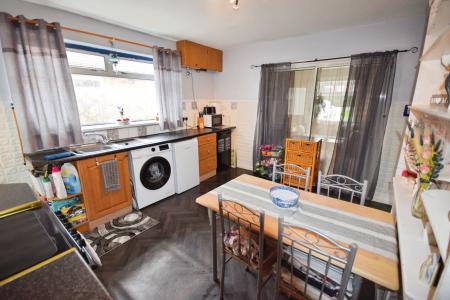 2 bedroom Detached bungalow for sale in Station Road, Burgh Le Marsh, PE24