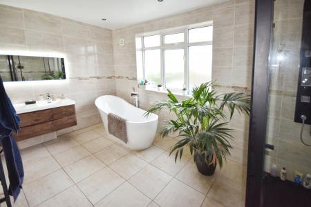 3 bedroom Detached house for sale in Sunningdale Drive, Skegness, PE25