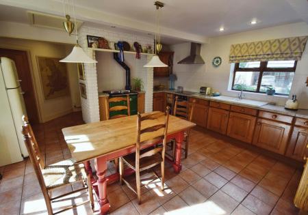 4 bedroom Detached house for sale in Low Road, Friskney, PE22