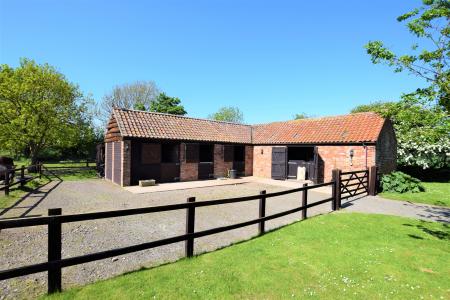 4 bedroom Detached house for sale in Low Road, Friskney, PE22