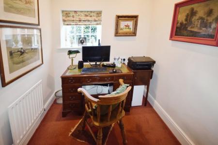 4 bedroom Detached house for sale in Low Road, Friskney, PE22