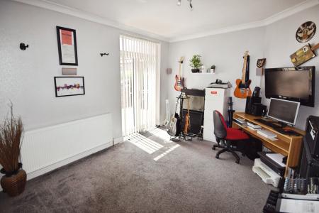 4 bedroom Semi-detached house for sale in Brancaster Drive, Skegness, PE25