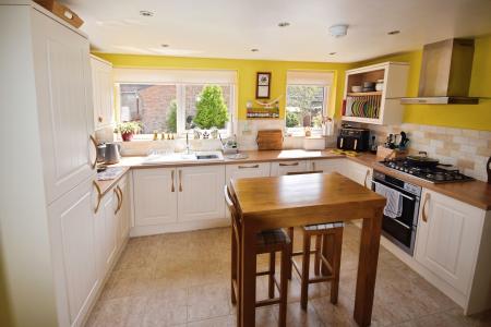 5 bedroom Semi-detached house for sale in Algitha Road, Skegness, PE25