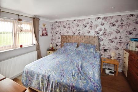 5 bedroom Semi-detached house for sale in Richmond Drive, Skegness, PE25