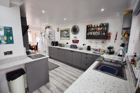 5 bedroom Semi-detached house for sale in Richmond Drive, Skegness, PE25