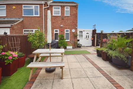 5 bedroom Semi-detached house for sale in Richmond Drive, Skegness, PE25