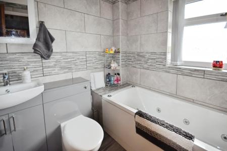 5 bedroom Semi-detached house for sale in Richmond Drive, Skegness, PE25