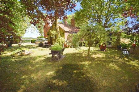 2 bedroom Detached house for sale in Croft Lane, Croft, PE24