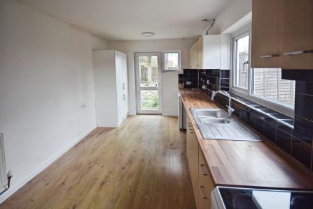 2 bedroom End of terrace house for sale in West View Crescent, Chapel St Leonards, PE24