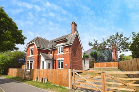 4 bedroom Detached house for sale in Burgh Road, Skegness, PE25