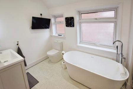 4 bedroom Detached house for sale in Muirfield Drive, Skegness, PE25