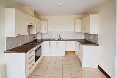 2 bedroom Flat for sale in Belton Park Road, Skegness, PE25