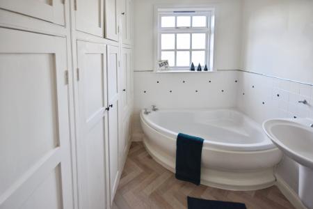 7 bedroom Detached house for sale in Mill Lane, Welton-Le-Marsh, PE23