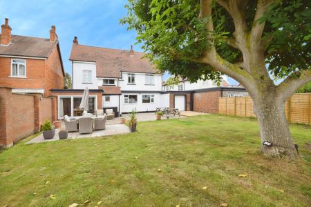 5 bedroom Detached house for sale in Drummond Road, Skegness, PE25