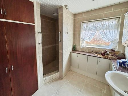 2 bedroom Detached bungalow for sale in Martin Way, Skegness, PE25