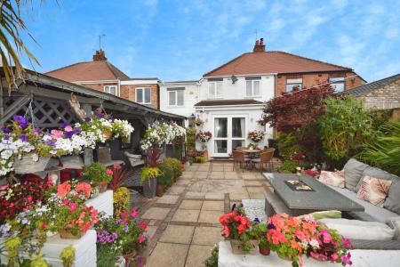 4 bedroom Semi-detached house for sale in Dormy Avenue, Winthorpe, PE25