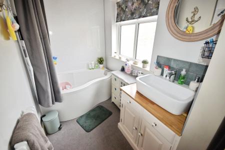 6 bedroom Detached house for sale in Sea View Road, Skegness, PE25