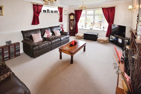 4 bedroom Detached house for sale in Park Avenue, Skegness, PE25