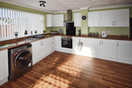 4 bedroom Detached house for sale in Park Avenue, Skegness, PE25