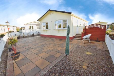2 bedroom Park home for sale in Kingfisher Drive, Skegness, PE25