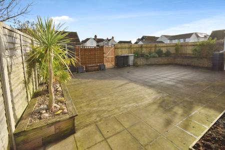 5 bedroom Detached bungalow for sale in Hoylake Drive, Skegness, PE25