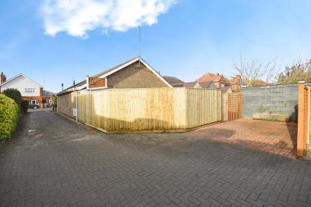 5 bedroom Detached bungalow for sale in Hoylake Drive, Skegness, PE25