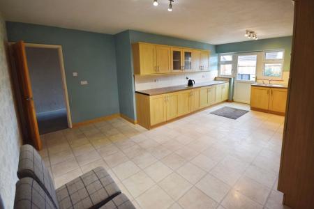 5 bedroom Detached bungalow for sale in Hoylake Drive, Skegness, PE25