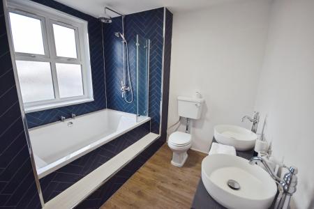 6 bedroom Detached house for sale in Sandbeck Avenue, Skegness, PE25