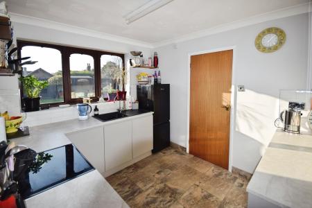 2 bedroom Bungalow for sale in Thames Close, Hogsthorpe, PE24