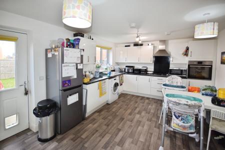 2 bedroom Semi-detached house for sale in Rowland Way, Skegness, PE25