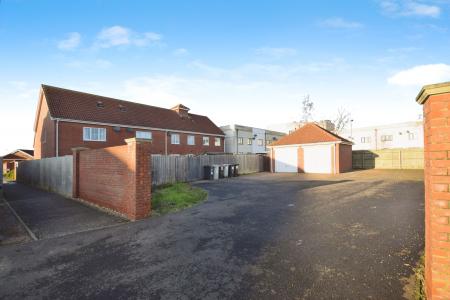 3 bedroom End of terrace house for sale in Churchill Avenue, Skegness, PE25