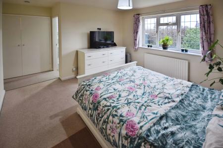 4 bedroom Bungalow for sale in Wainfleet Road, Irby In The Marsh, PE24