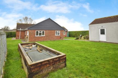 4 bedroom Bungalow for sale in Wainfleet Road, Irby In The Marsh, PE24