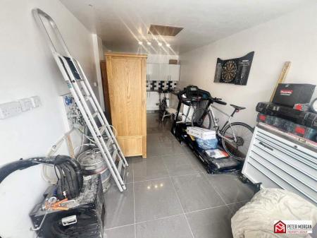 Garage Area