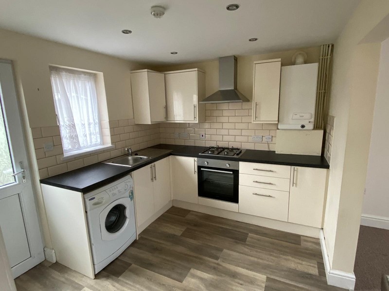 3 bedroom SemiDetached House for rent in Neath