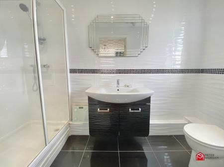 En-suite shower room