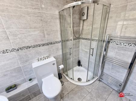 Bath & Shower Room