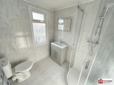 En-suite shower room