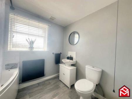En-Suite Bathroom