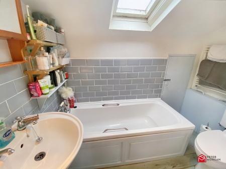 En-Suite Bathroom