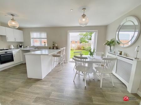 Kitchen / Dining Room