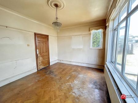 Sitting / Dining Room