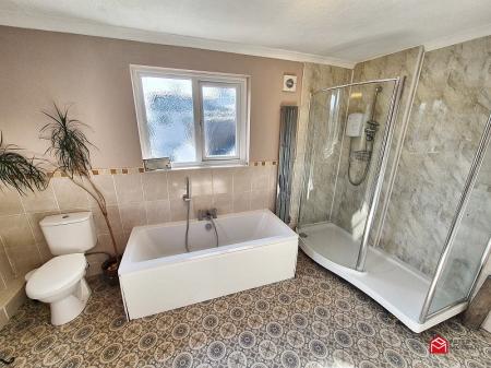 Bath & Shower Room