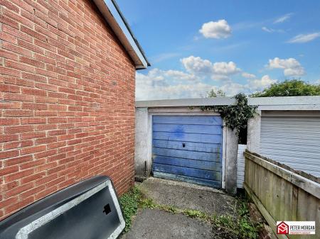 Garage / Driveway