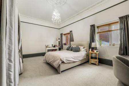 Bedroom 1.jpg