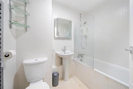 Bathroom.jpg