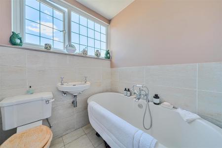Bathroom.jpg