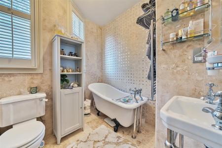 Bathroom.jpg